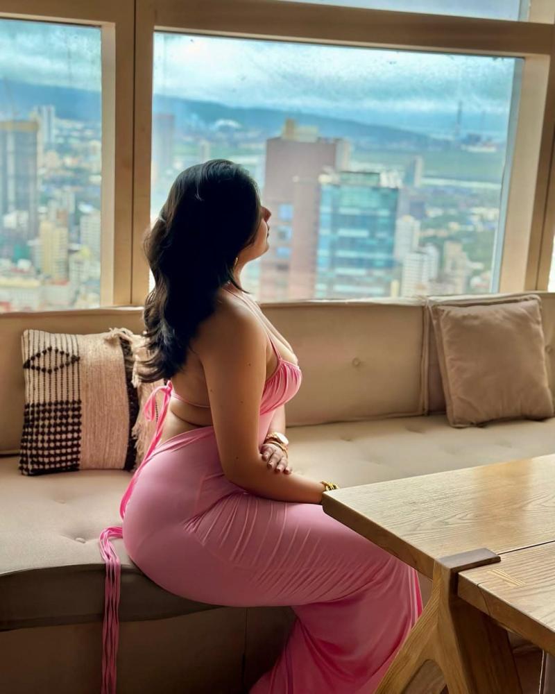 nikita-sharma-hot-photos